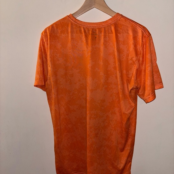Nike Men's Bright Orange Short Sleeve Tee - Picture 3 of 3